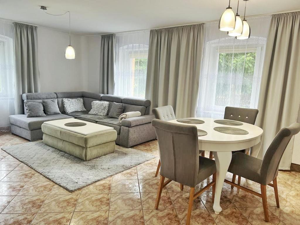 Golebi Puch - Przytulny Apartament Na Wylacznosc กูโดวาสโดรยจ์ ภายนอก รูปภาพ